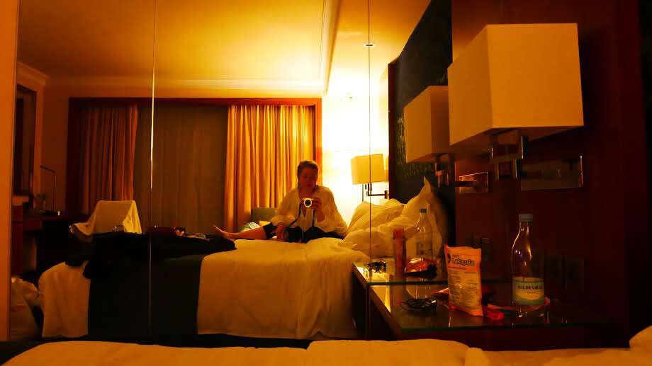 Seikkailun alku: Välipysähdys Hong Kongissa ja lopulta menestyksekkäästi Kambodzaan