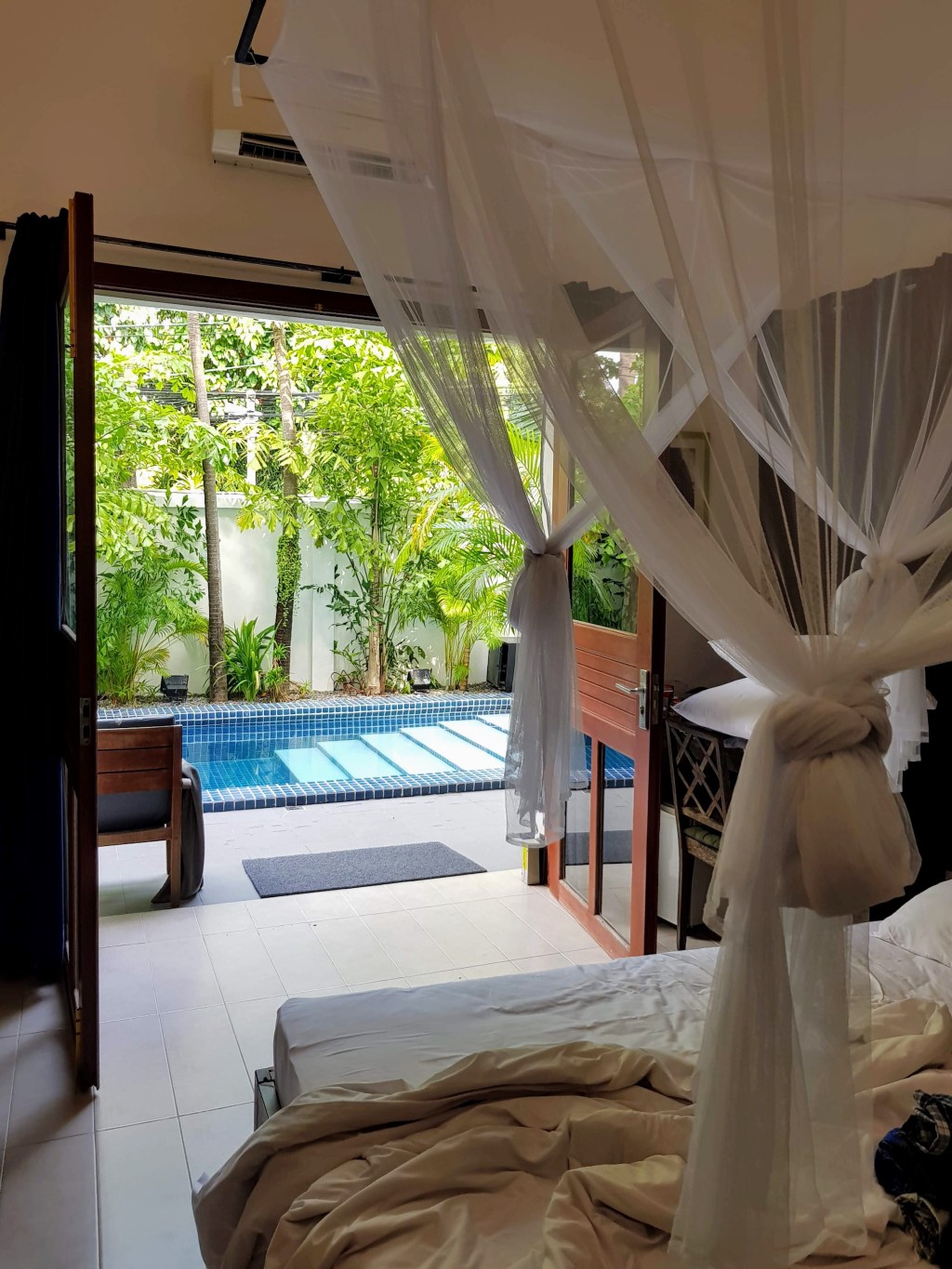 Yöbussilla Siem Reapista Phnom Penhiin – veneellä Phnom Penhistä Chau&nbsp;Dociin